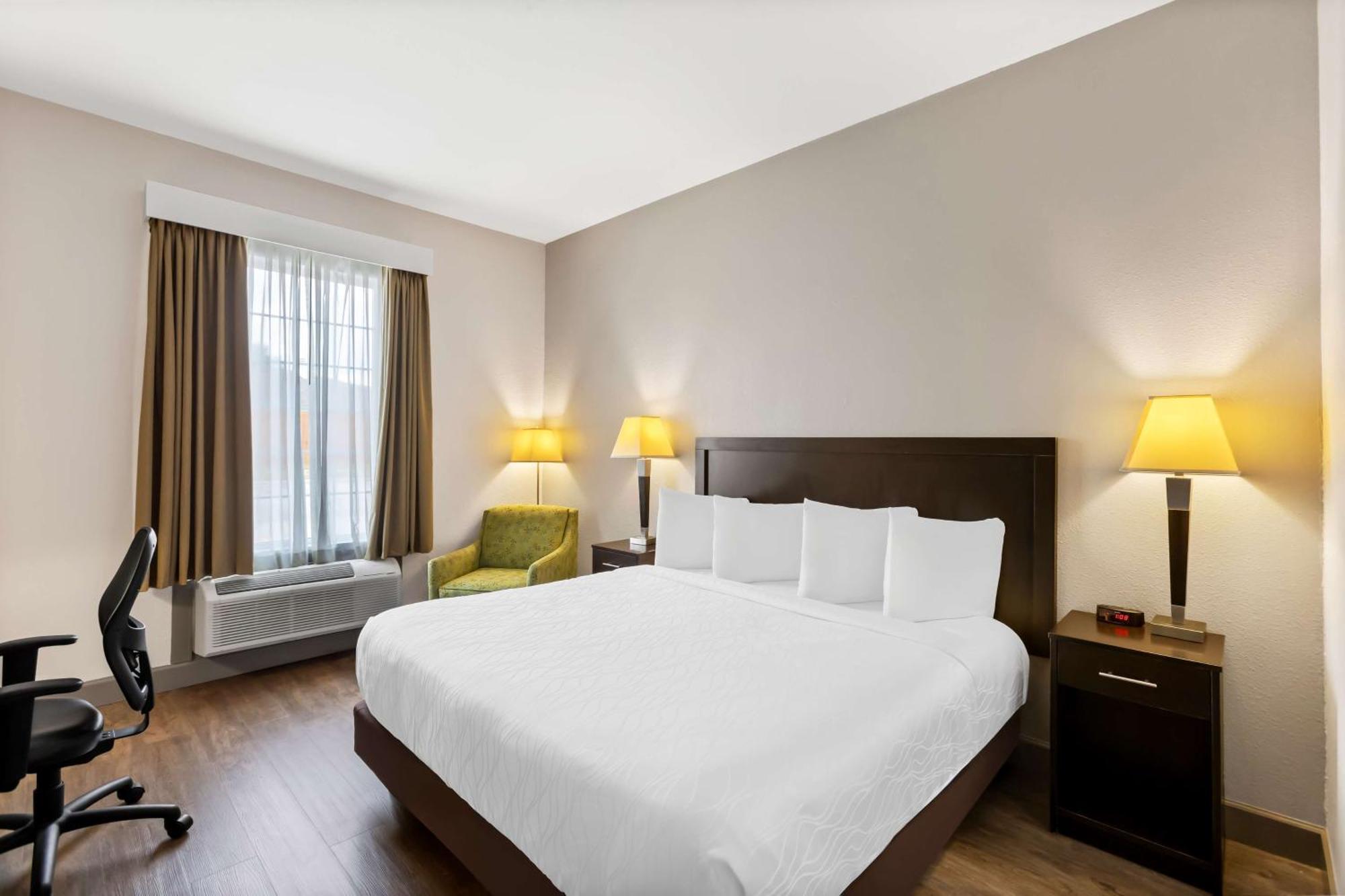Sonesta Essential Лапорт Экстерьер фото