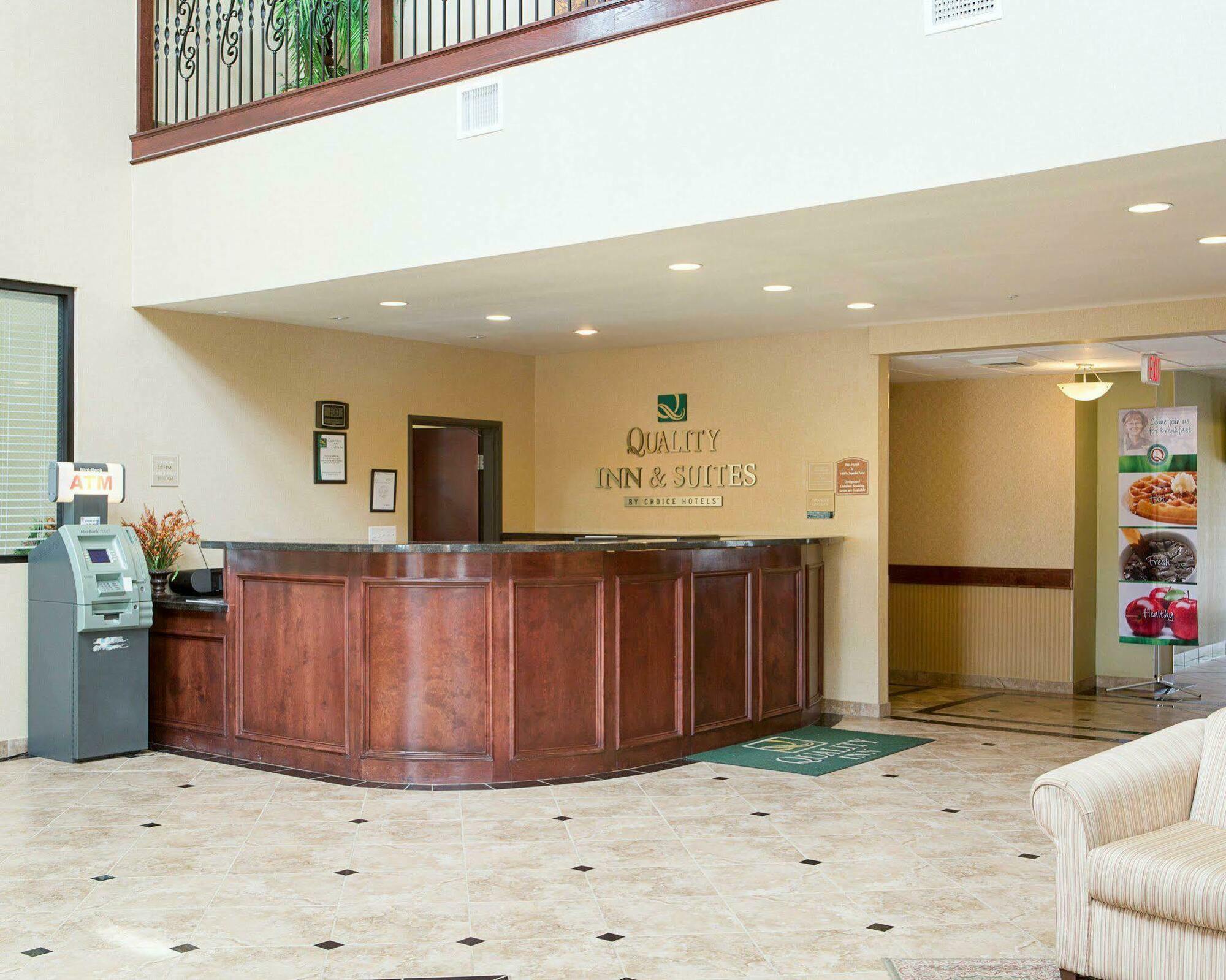 Sonesta Essential Лапорт Экстерьер фото